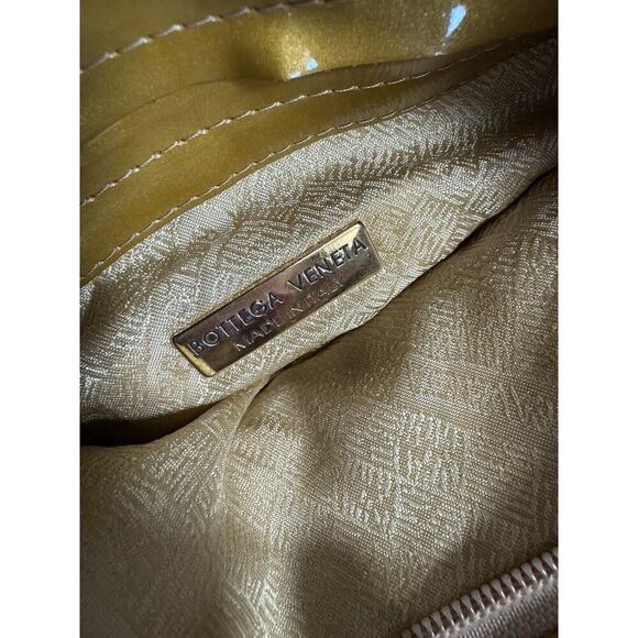 Auth Vintage Bottega Veneta Raffia Woven Beige Gold Patent Leather Shoulder Bag - Picture 11 of 16